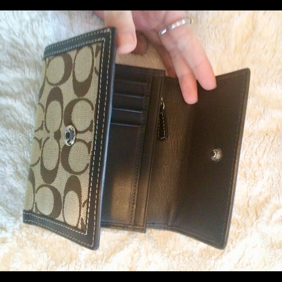 Coach Signature Brown &Beige Shoulder Bag & Wallet - Picture 10 of 13